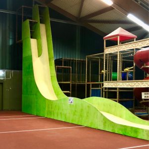 attraktion_freifallrutsche Hallenspielplatz Frankfurt Freifallrutsche