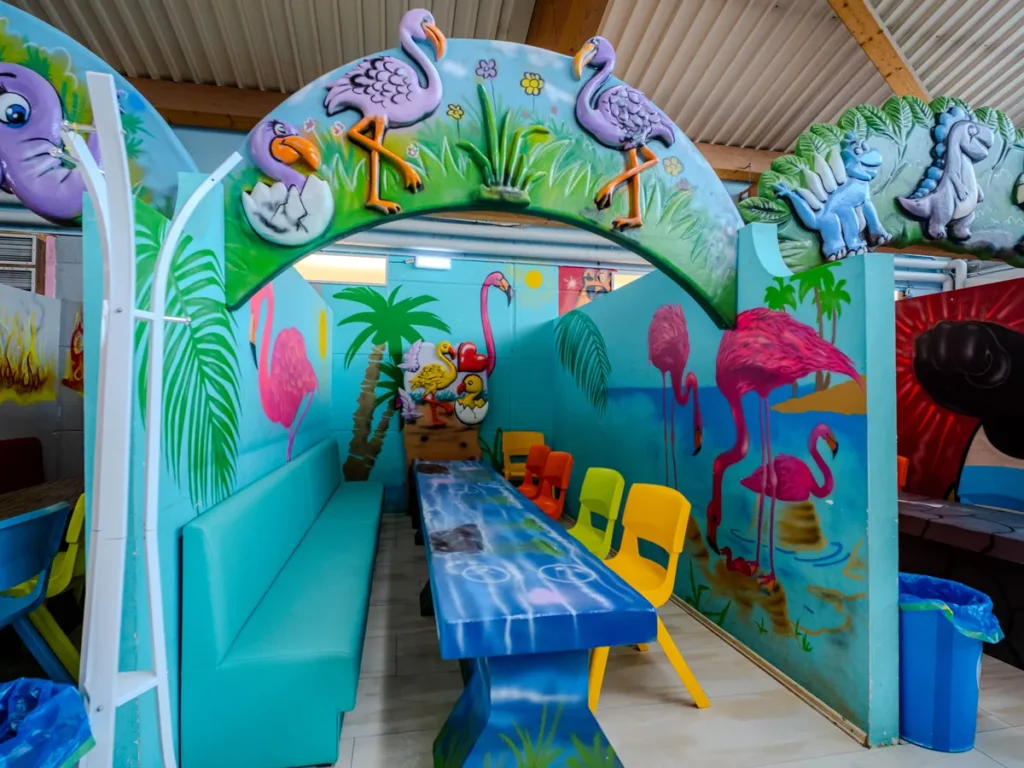 Flamingo Geburtstagsbox im Tiggolino mit Palmen und Flamingos